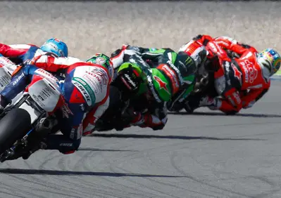 SBK 2016. Cancellato il 10° round. Calendario più corto