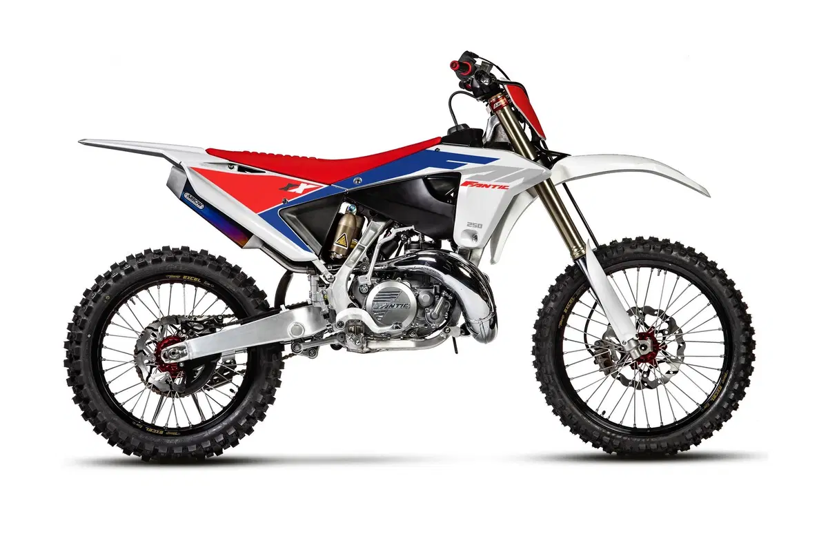 Fantic Motor XX e XE, 125 e 250 2020: il rientro nelle competizioni off-road EMBARGO 5/11 17:00