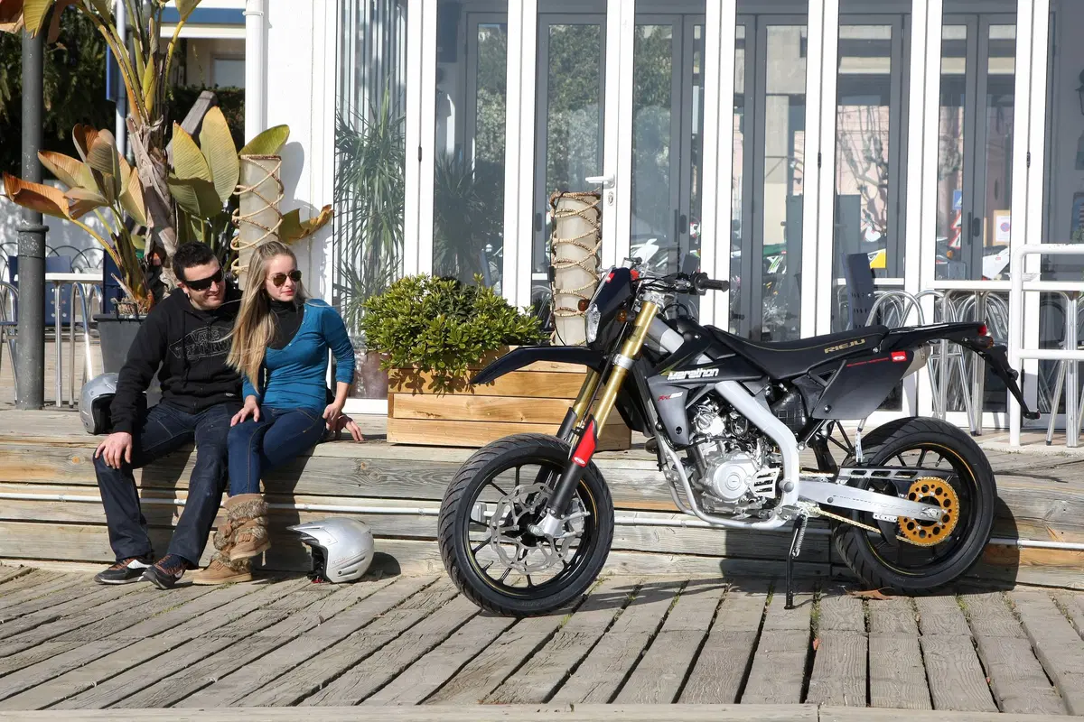 Rieju SM 125 Pro: TEST e "sfida" col 50 2 tempi (3)
