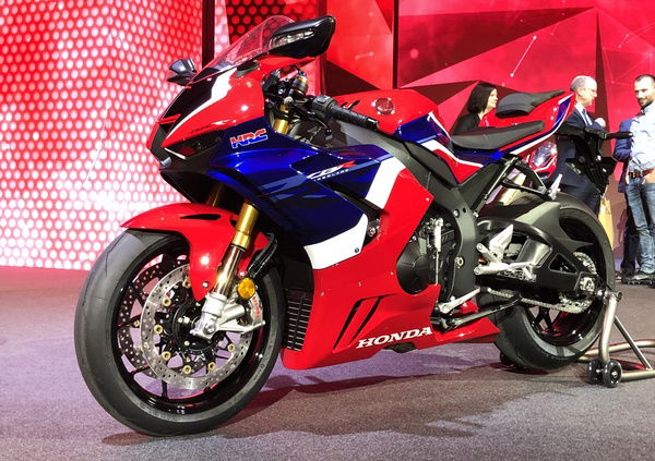 Nuova Honda CBR 1000RR-R Fireblade SP a EICMA 2019: dati, foto e video