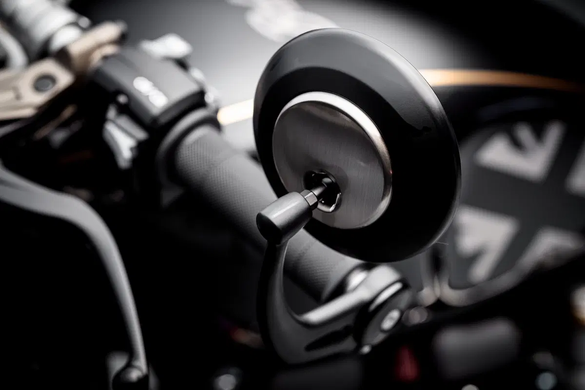 Nuova Triumph Bobber TFC a EICMA 2019: foto e dati  (18)