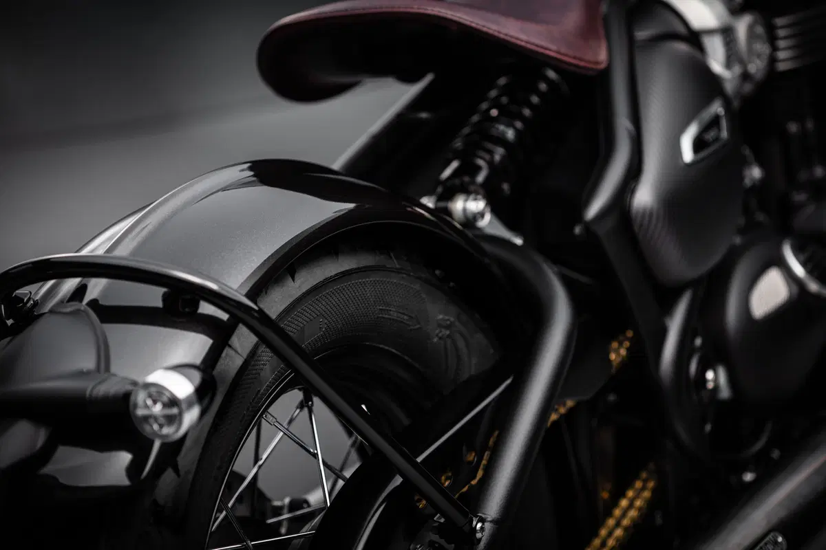Nuova Triumph Bobber TFC a EICMA 2019: foto e dati  (20)