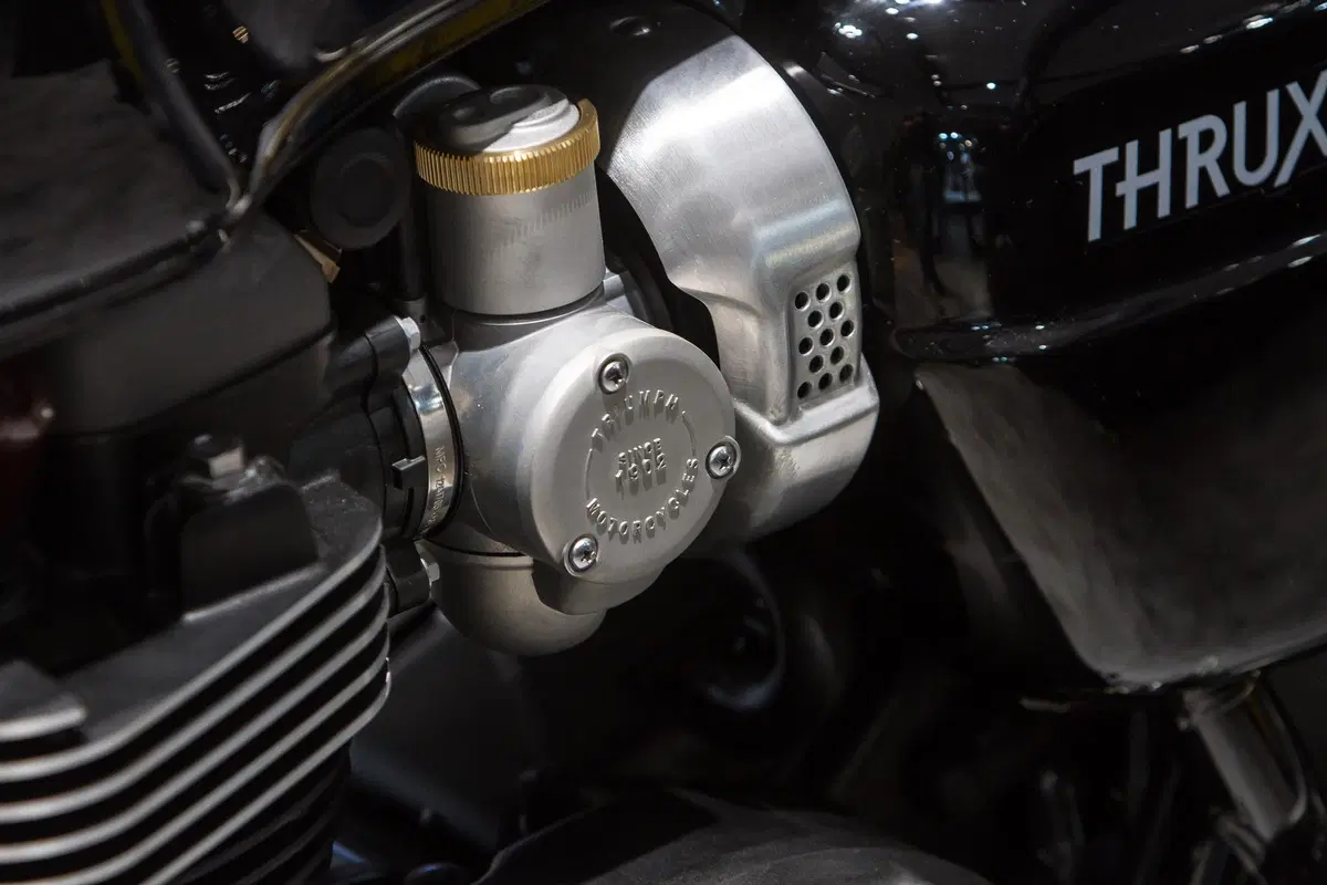 Triumph Thruxton RS a EICMA 2019. Foto e dati (9)