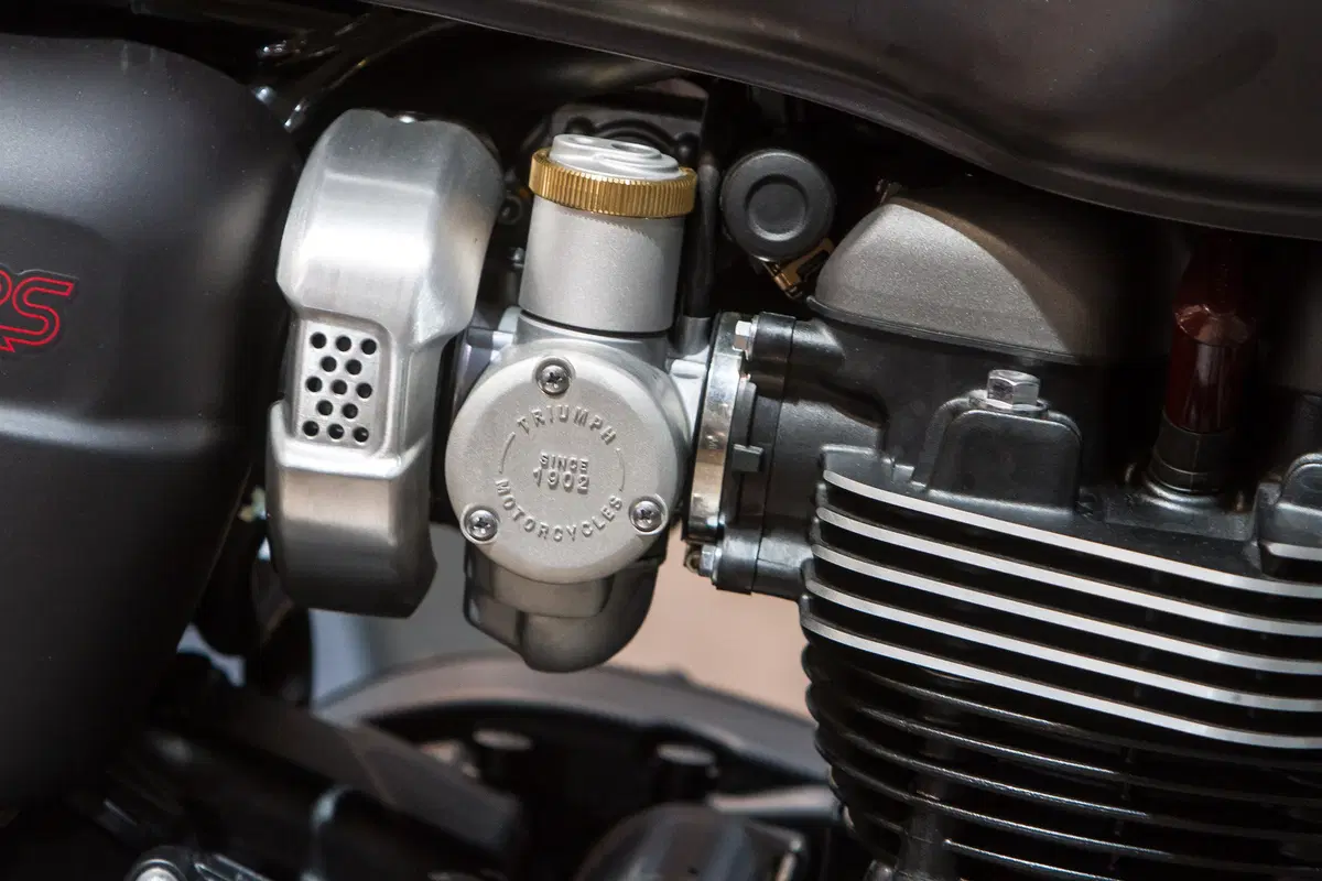 Triumph Thruxton RS a EICMA 2019. Foto e dati (20)