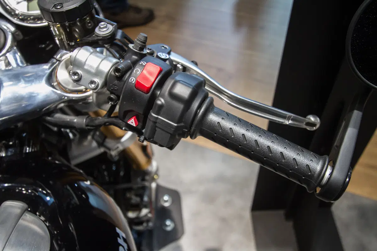 Triumph Thruxton RS a EICMA 2019. Foto e dati (22)