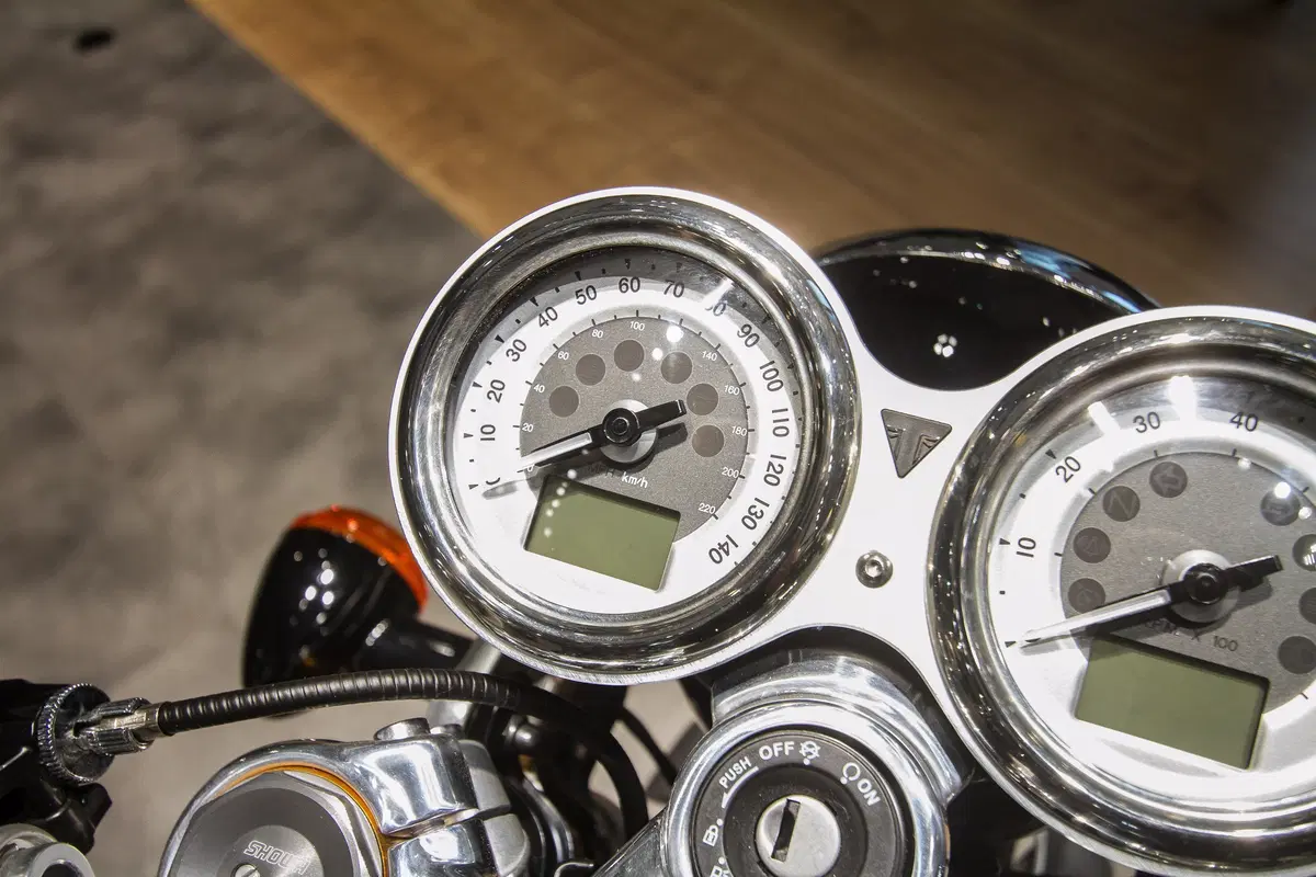 Triumph Thruxton RS a EICMA 2019. Foto e dati (31)
