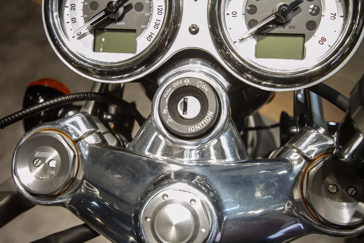 Triumph Thruxton RS a EICMA 2019. Foto e dati (33)
