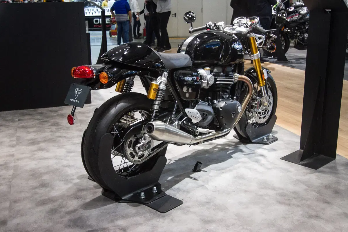 Triumph Thruxton RS a EICMA 2019. Foto e dati (4)
