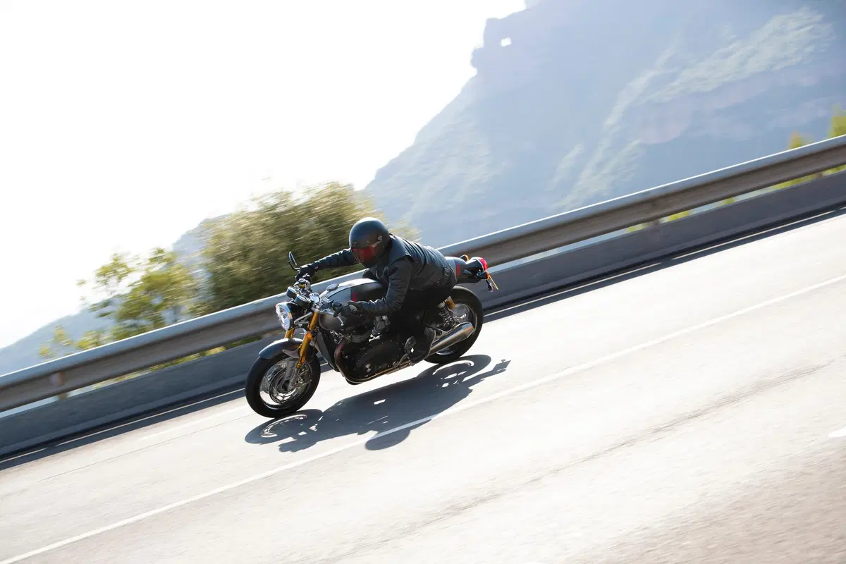 Triumph Thruxton RS a EICMA 2019. Foto e dati (10)