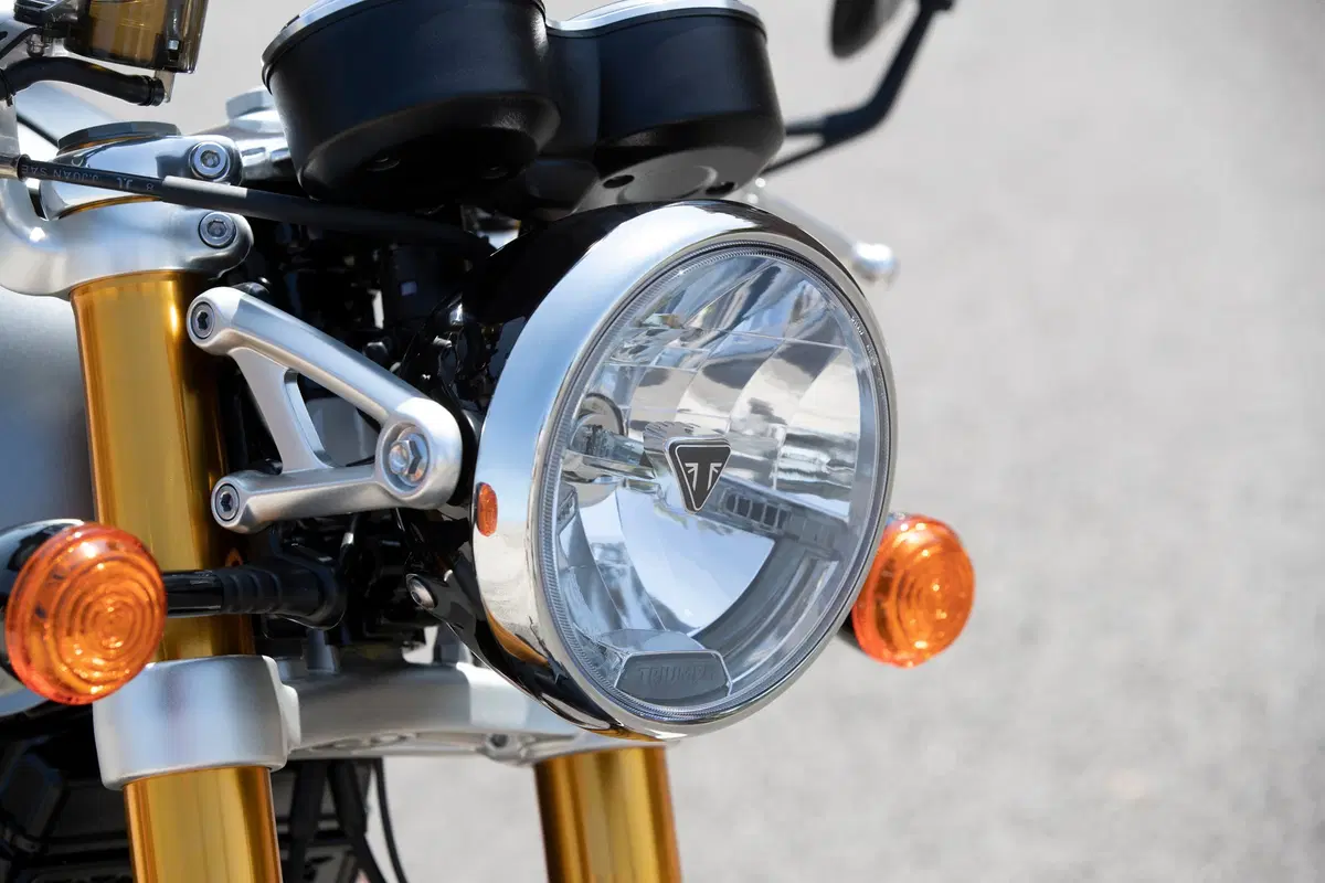 Triumph Thruxton RS a EICMA 2019. Foto e dati (13)