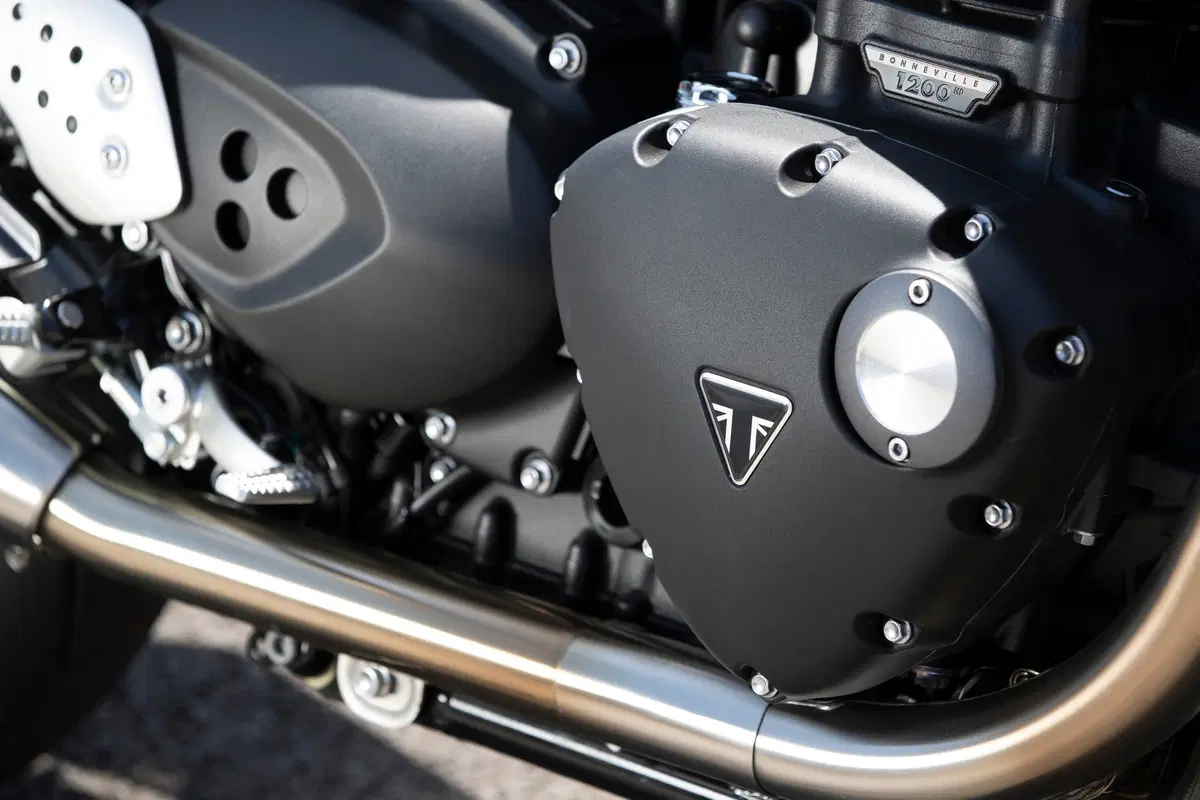 Triumph Thruxton RS a EICMA 2019. Foto e dati (24)