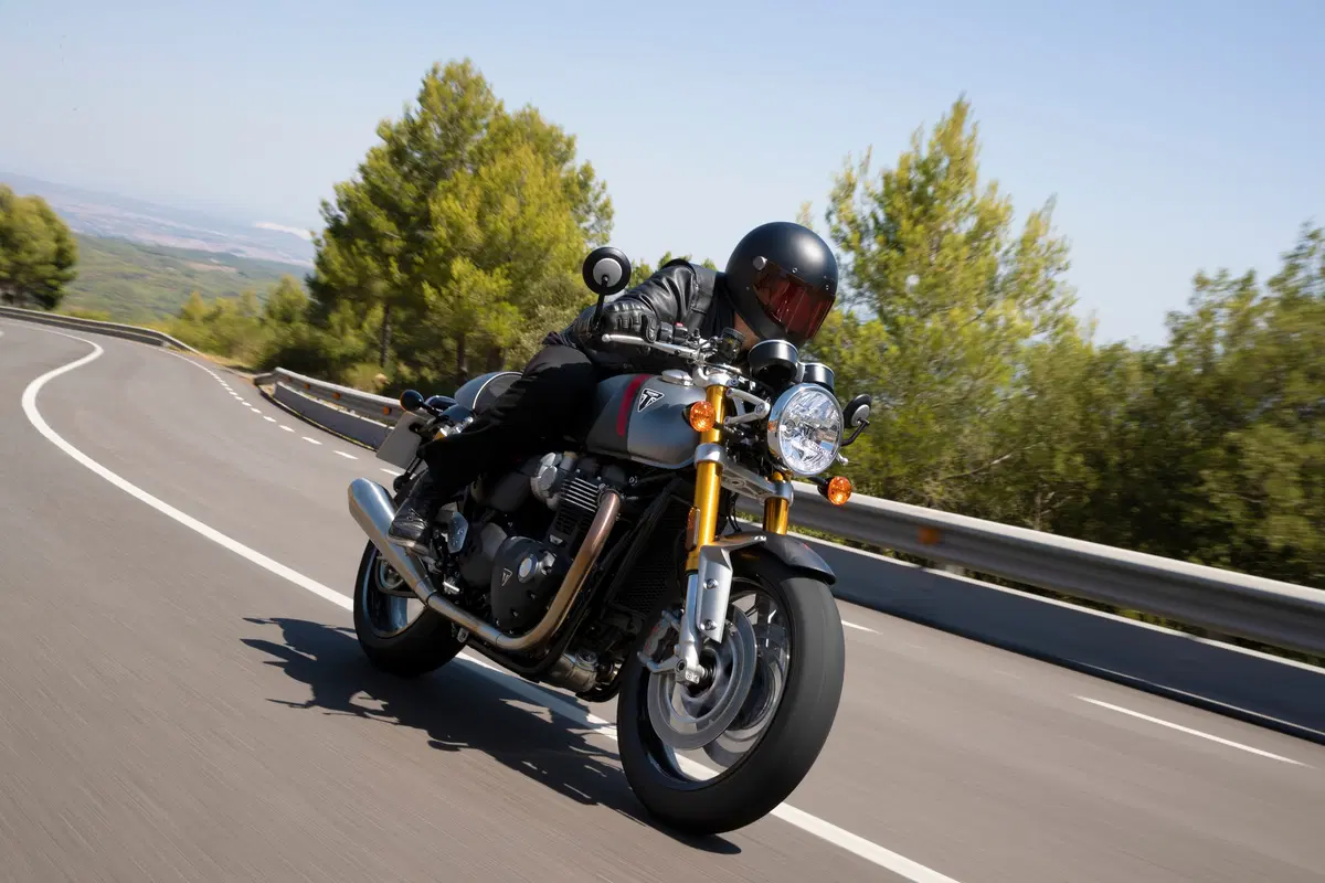 Triumph Thruxton RS a EICMA 2019. Foto e dati (25)