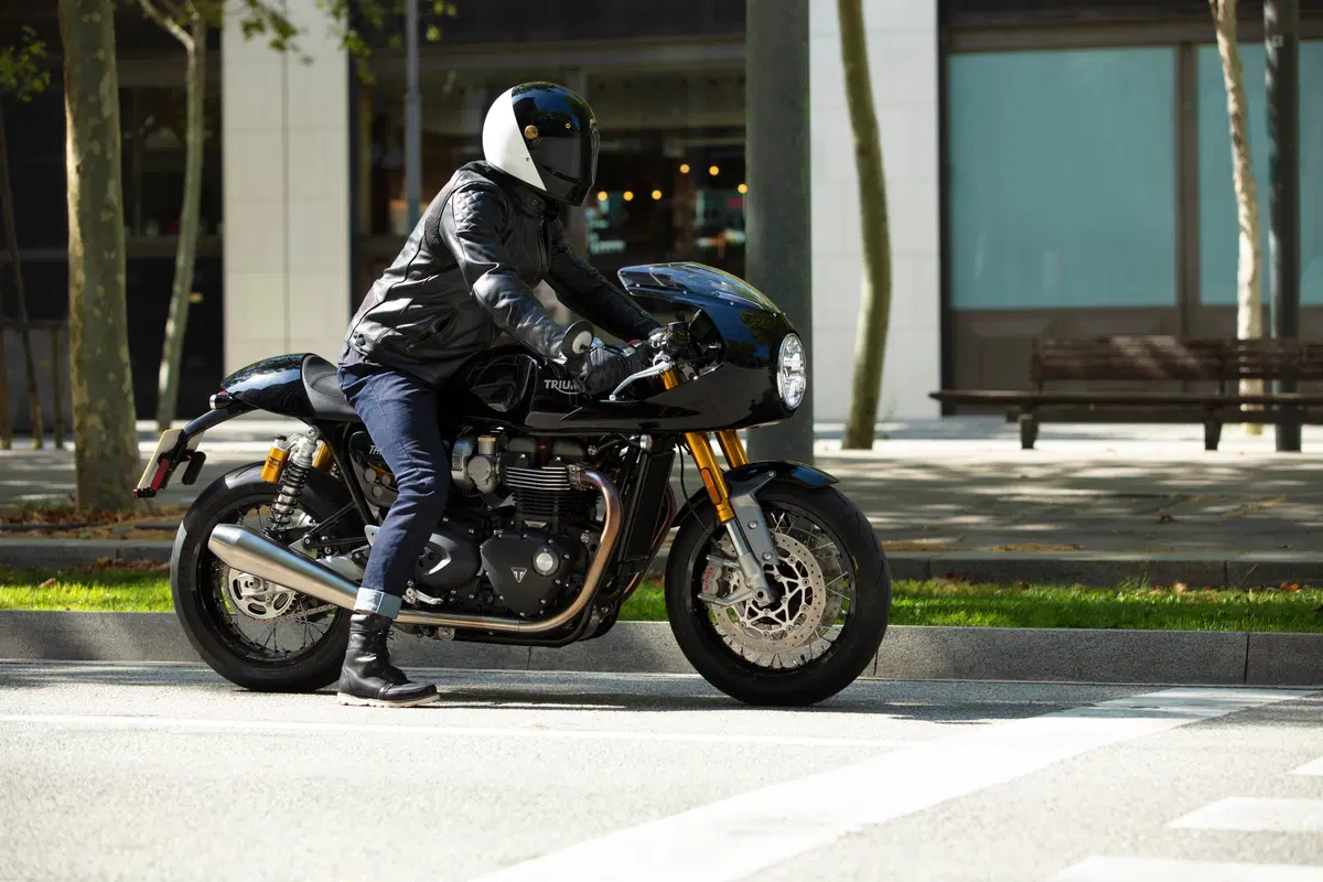 Triumph Thruxton RS a EICMA 2019. Foto e dati (35)