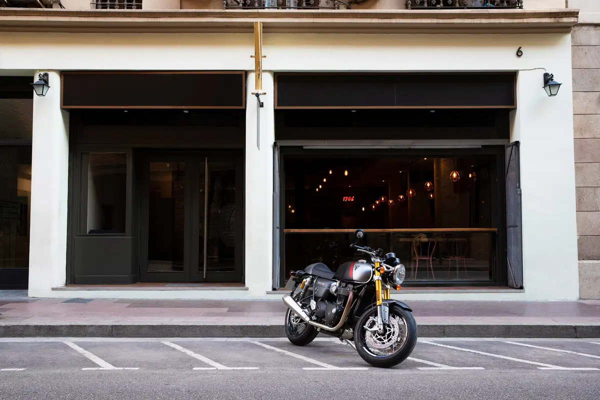 Triumph Thruxton RS a EICMA 2019. Foto e dati (52)