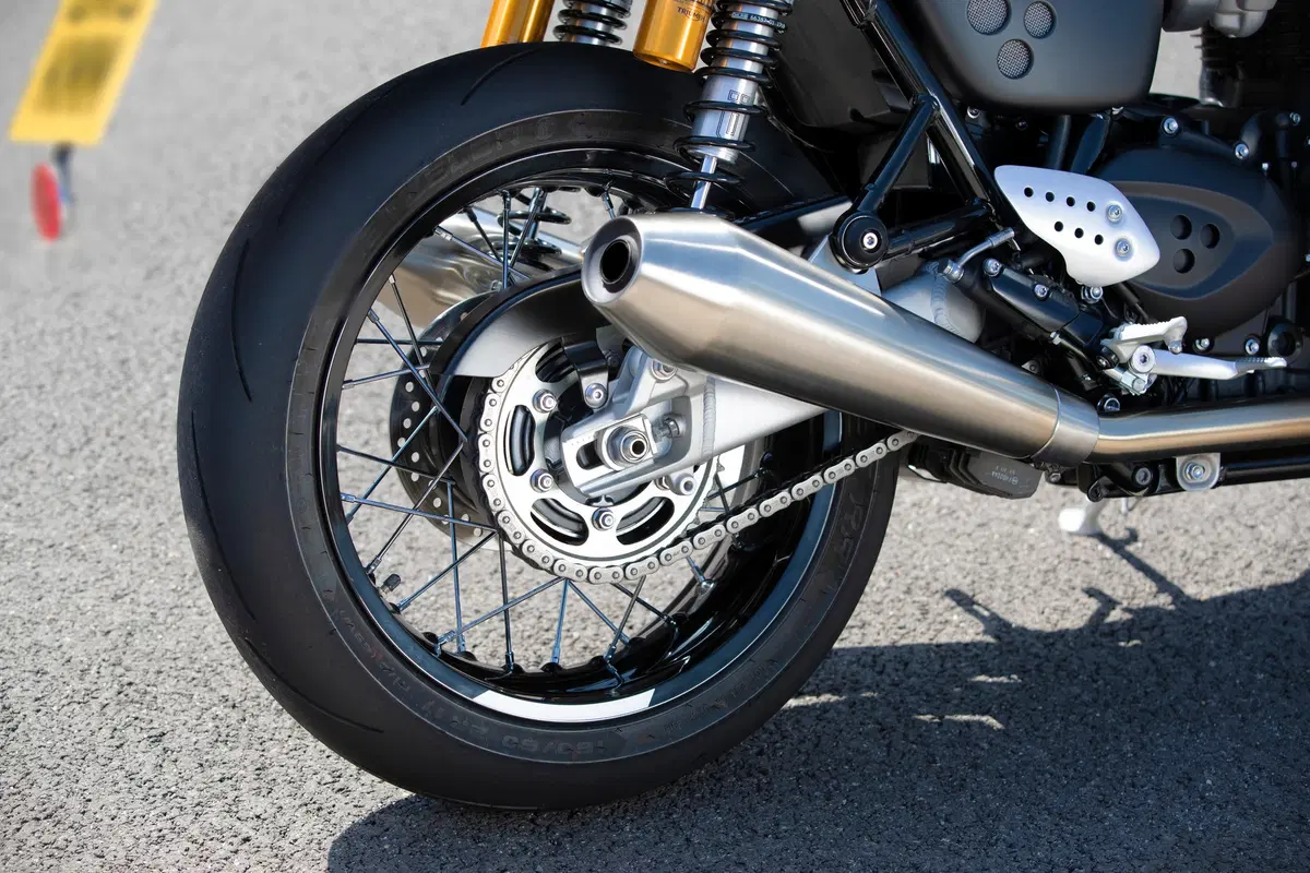 Triumph Thruxton RS a EICMA 2019. Foto e dati (53)