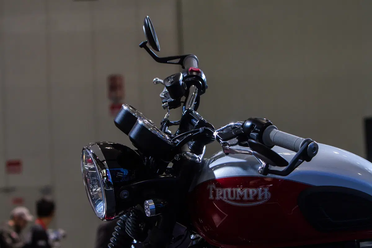 Triumph Bonneville T120 e T100 Bud Ekins (13)