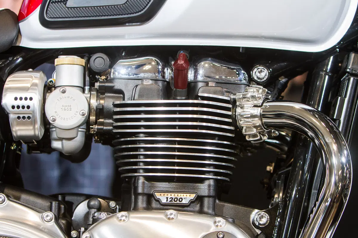 Triumph Bonneville T120 e T100 Bud Ekins (21)