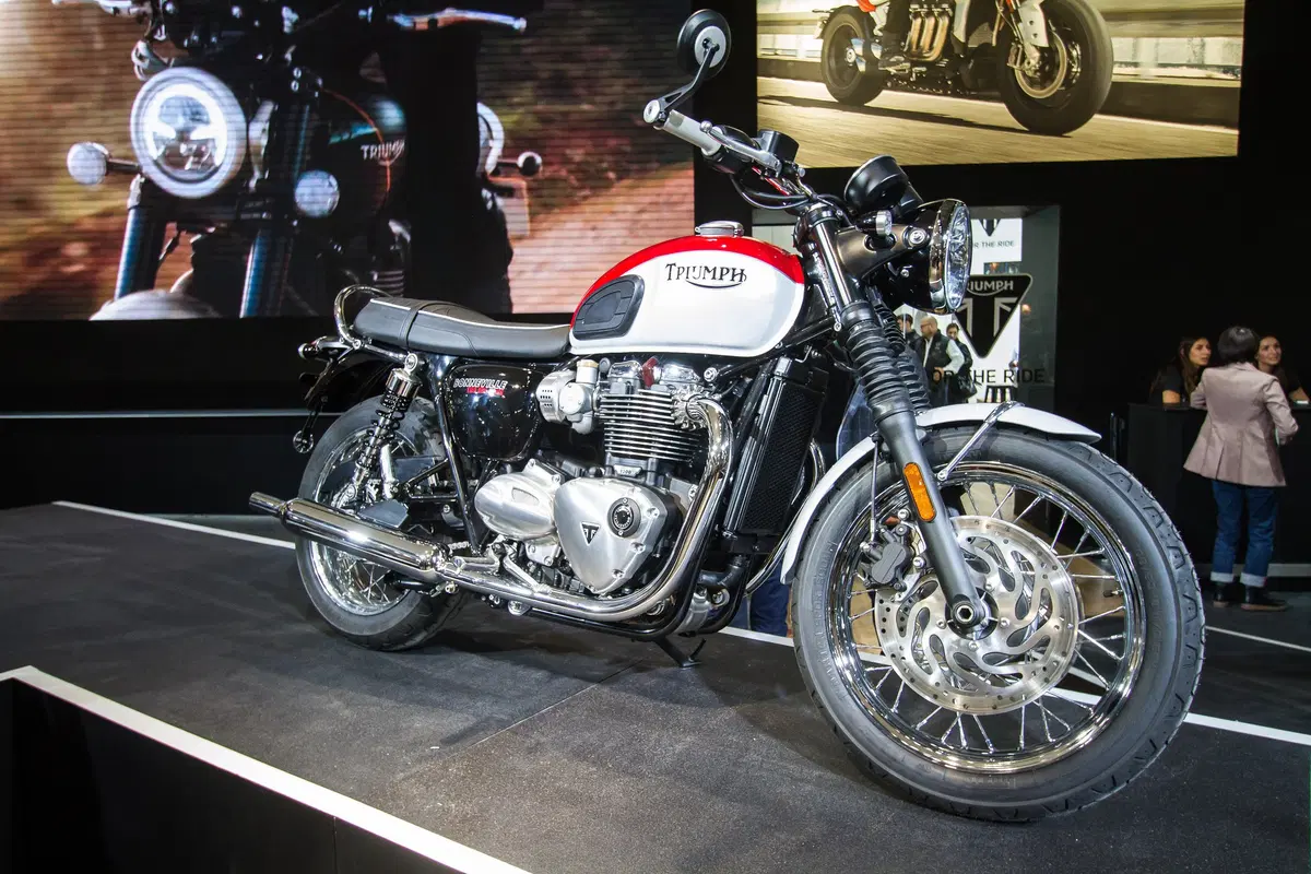 Triumph Bonneville T120 e T100 Bud Ekins (25)