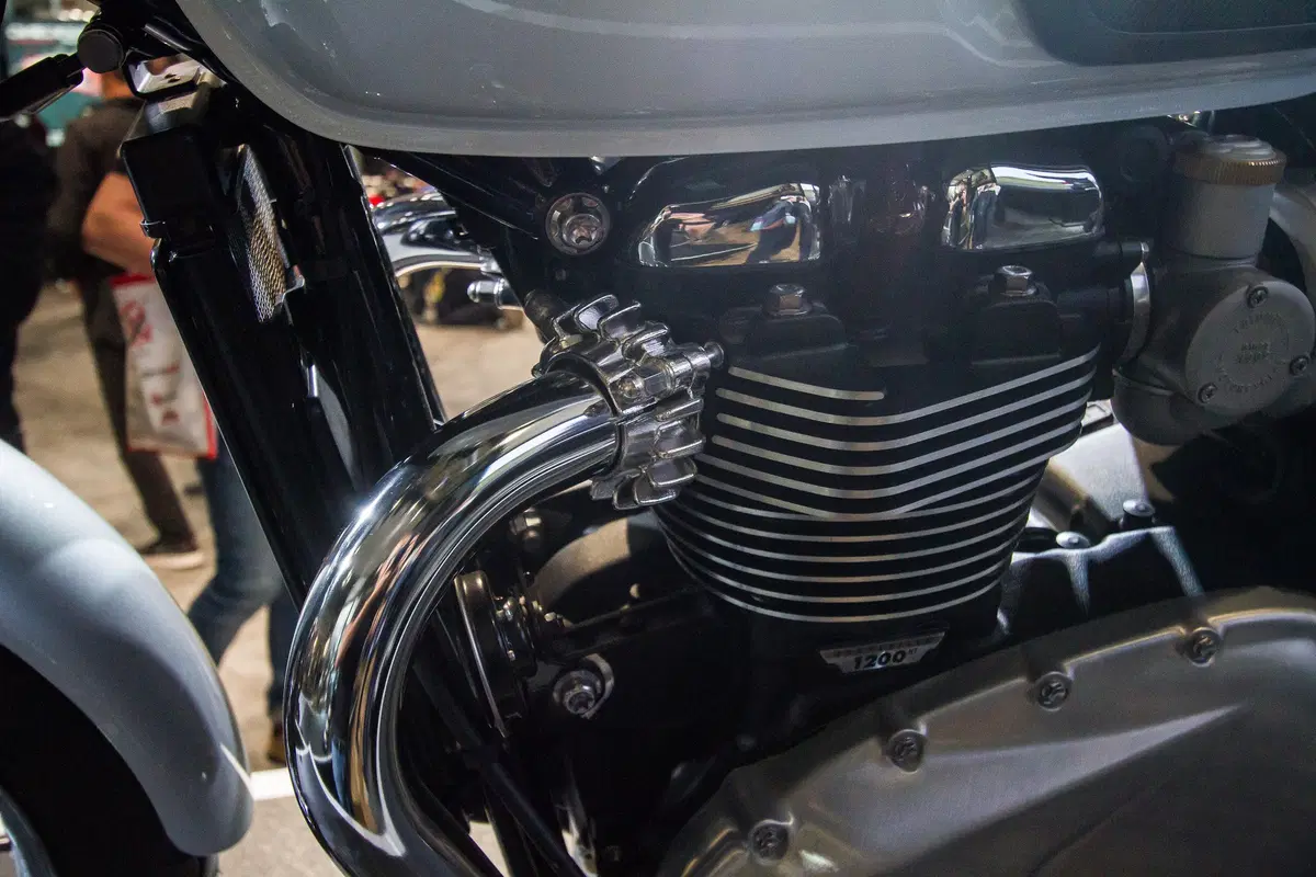 Triumph Bonneville T120 e T100 Bud Ekins (30)
