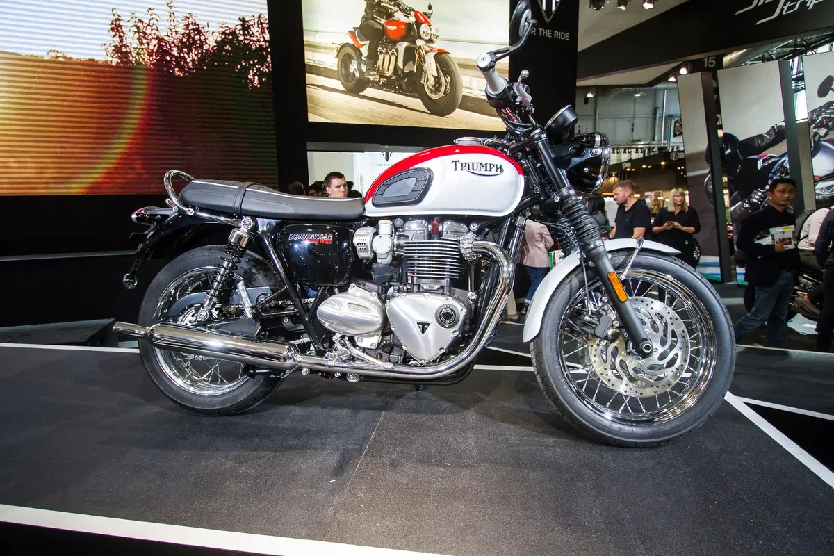 Triumph Bonneville T120 e T100 Bud Ekins (31)