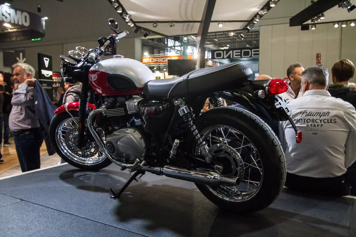 Triumph Bonneville T120 e T100 Bud Ekins (32)