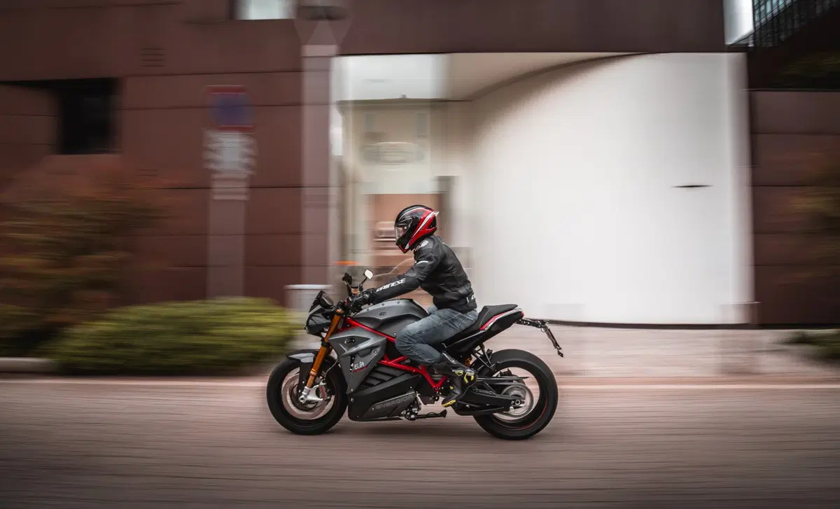 Energica Eva Eva Ribelle (2020 - 22) (11)