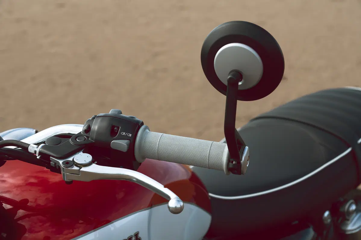 Triumph Bonneville T120 e T100 Bud Ekins (5)