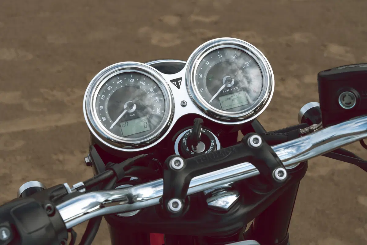 Triumph Bonneville T120 e T100 Bud Ekins (14)