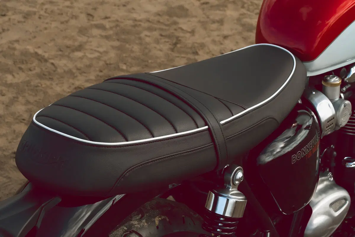 Triumph Bonneville T120 e T100 Bud Ekins (18)
