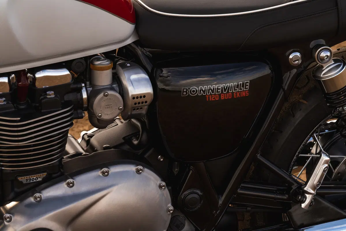 Triumph Bonneville T120 e T100 Bud Ekins (24)