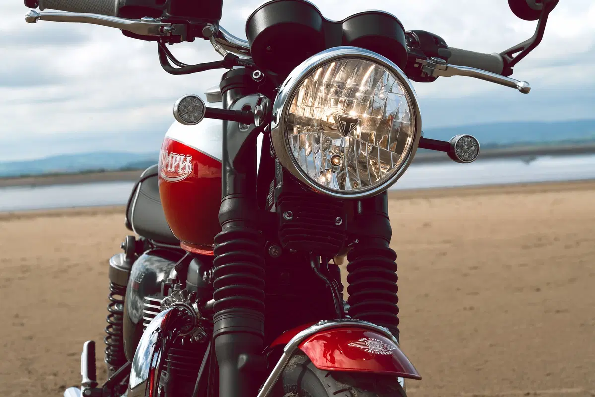 Triumph Bonneville T120 e T100 Bud Ekins (30)