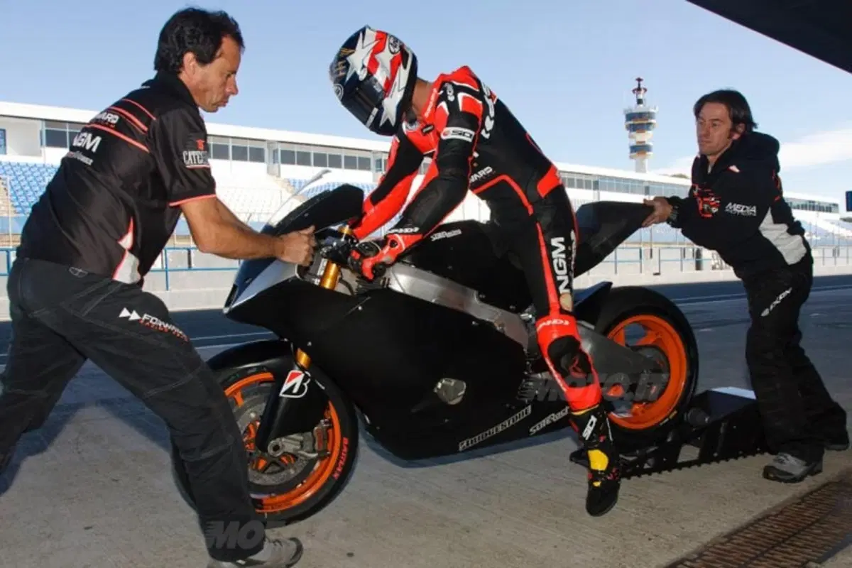 Primo assaggio di CRT per Colin Edwards (2)