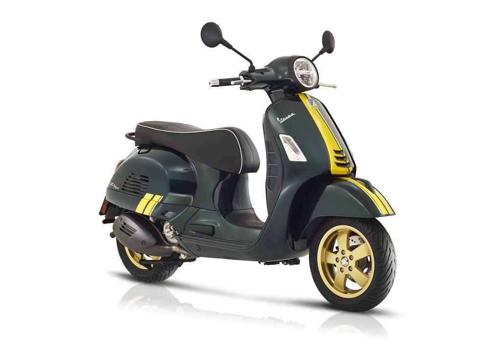 Vespa GTS 300 Super Racing Sixties Hpe (2021 - 22) (4)