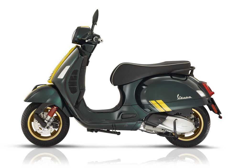 Vespa GTS 300 Super Racing Sixties Hpe (2021 - 22) (5)