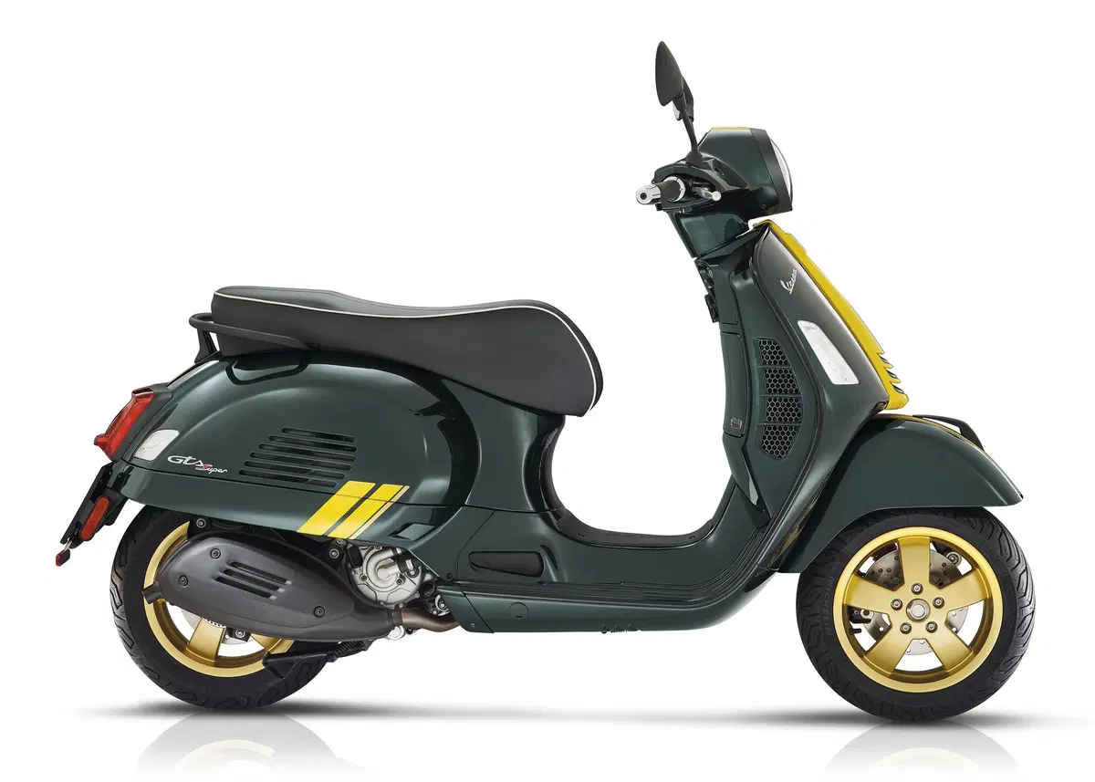 Vespa GTS 300 GTS 300 Super Racing Sixties Hpe (2021 - 22) (6)