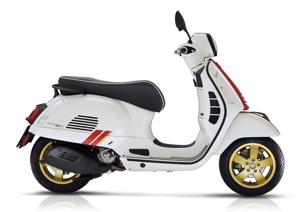 Vespa GTS 300 Super Racing Sixties Hpe (2021 - 22) (2)