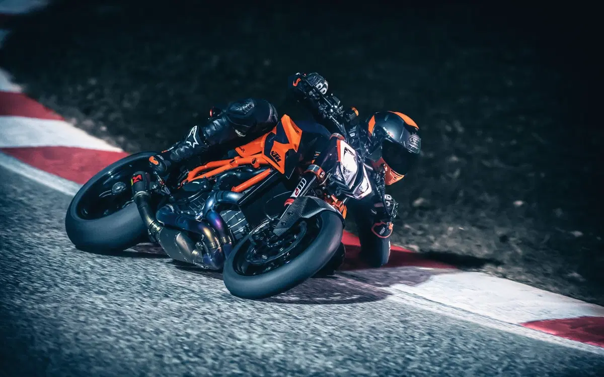 KTM 1290 Super Duke R a EICMA 2019: foto, dati e prezzi