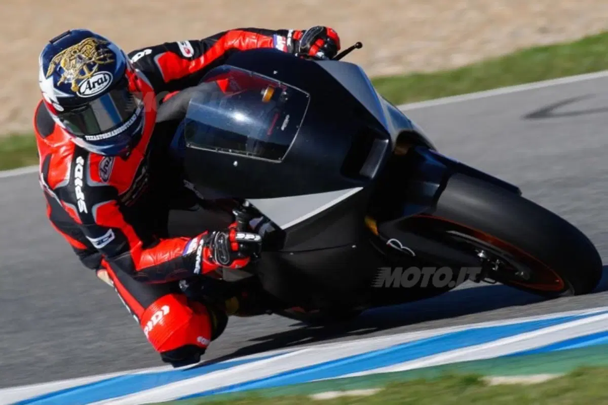 Primo assaggio di CRT per Colin Edwards (3)