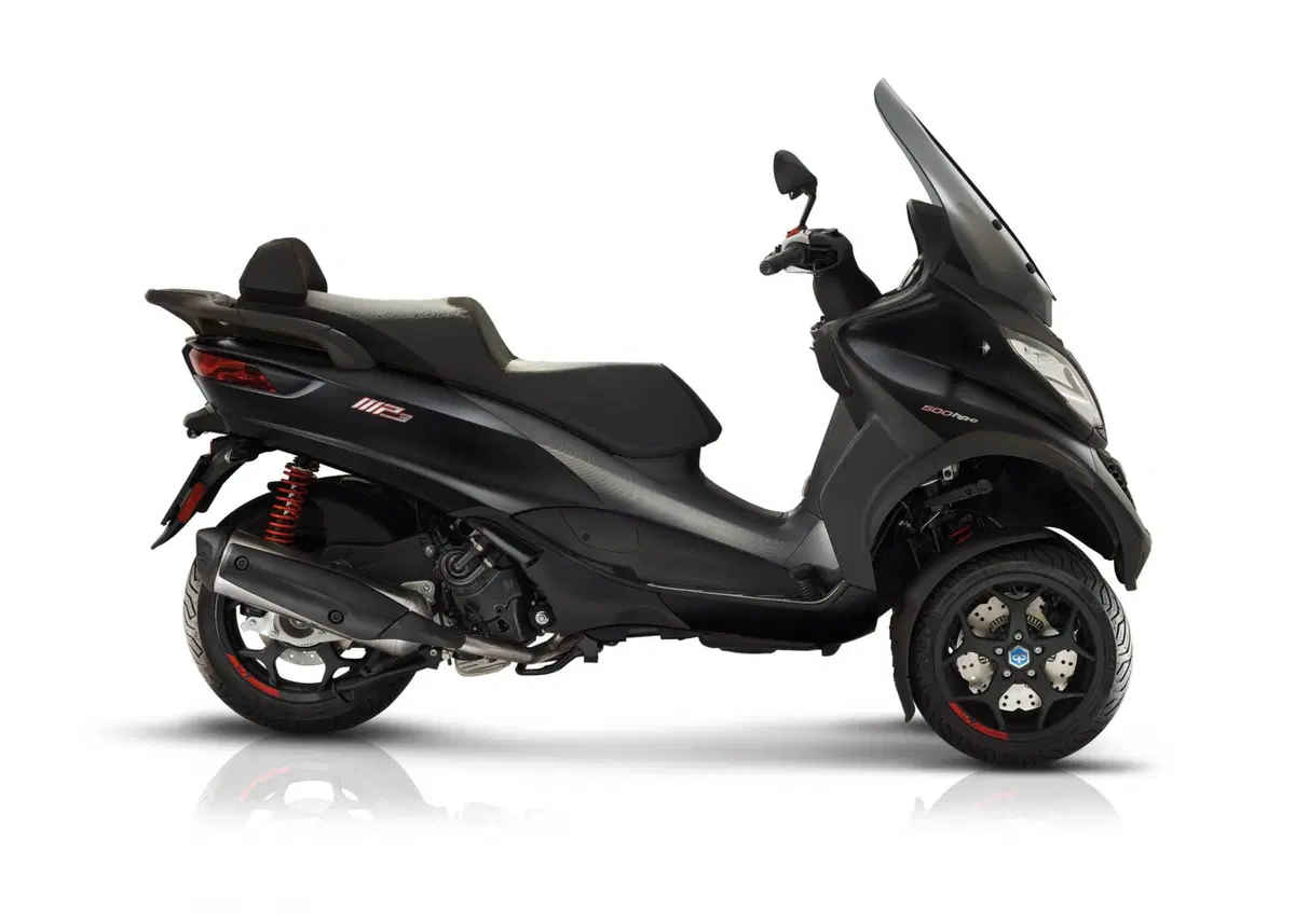 Piaggio MP3 530 Hpe Exclusive (2025 - 26) (2)
