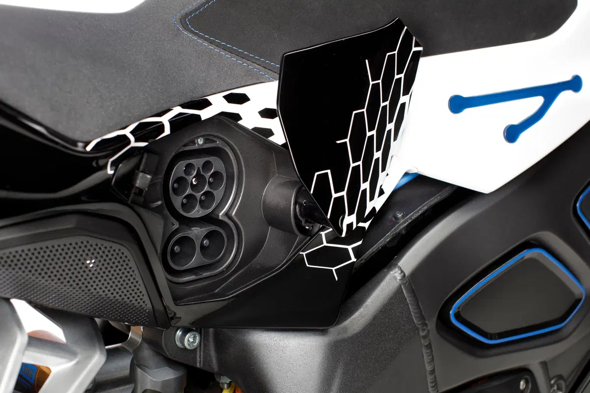 Kymco RevoNEX a EICMA 2019. Foto e dati (18)