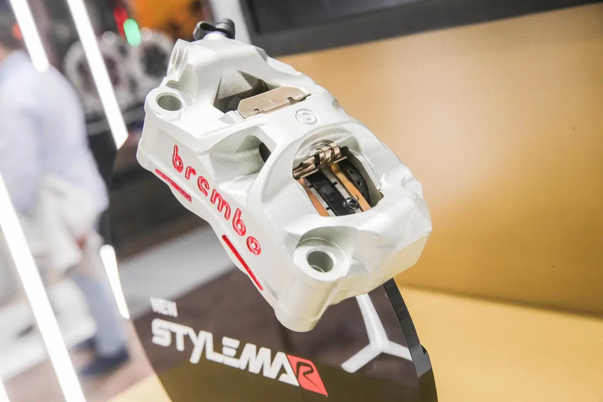 Brembo a EICMA 2019: nuova Stylema R, frizione RCS Corsacorta e pinza GP4-RR (2)