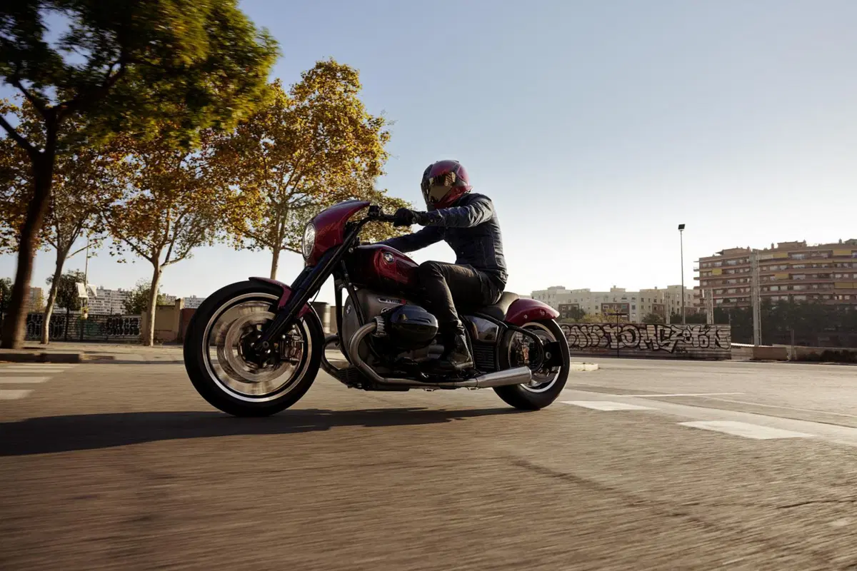 BMW Concept R 18 /2 ad EICMA 2019: una power cruiser per la casa dell'elica (5)