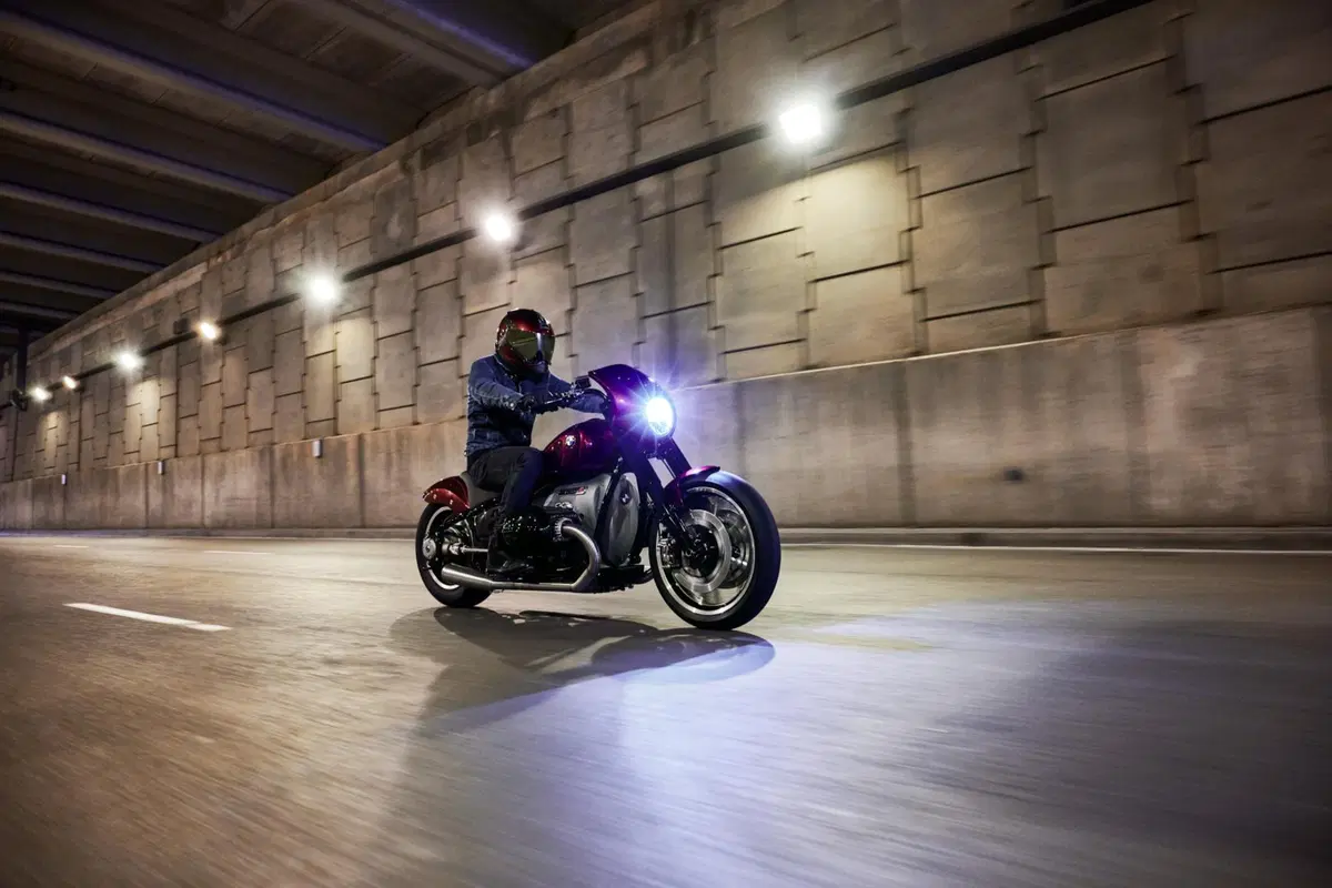 BMW Concept R 18 /2 ad EICMA 2019: una power cruiser per la casa dell'elica (9)