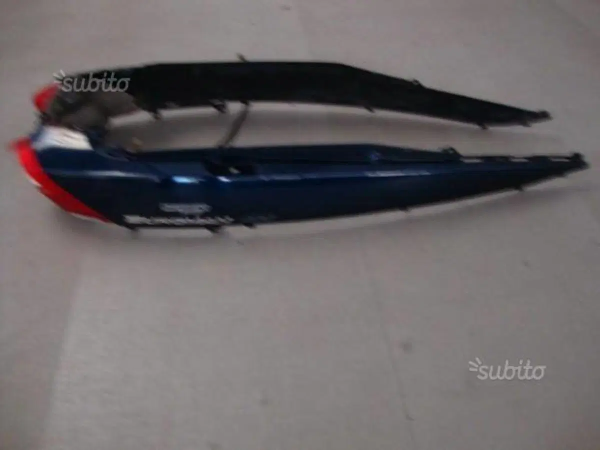 Fianco dx sx per suzuki burgman 400 2003 (2)