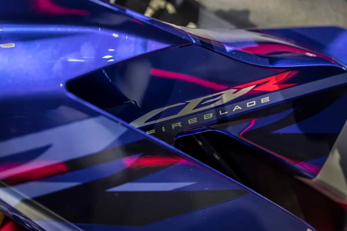 Nuova Honda CBR 1000RR-R Fireblade SP a EICMA 2019: dati, foto e video (12)