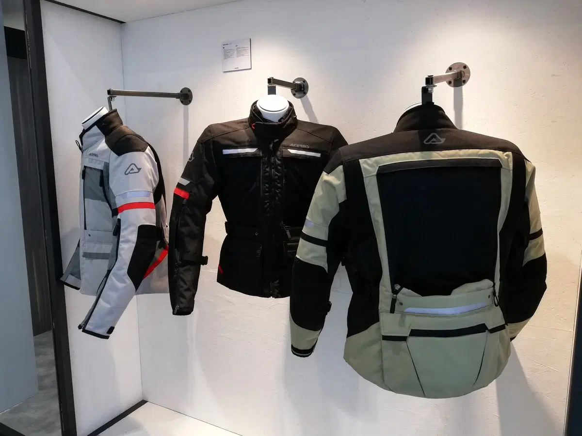 Acerbis: nuovo abbigliamento per cross, touring e bici a EICMA 2019 (5)