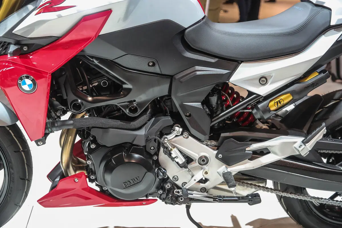  Nuova BMW F 900 R a EICMA 2019: foto, dati e prezzi (9)