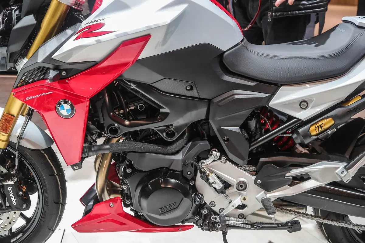  Nuova BMW F 900 R a EICMA 2019: foto, dati e prezzi (20)