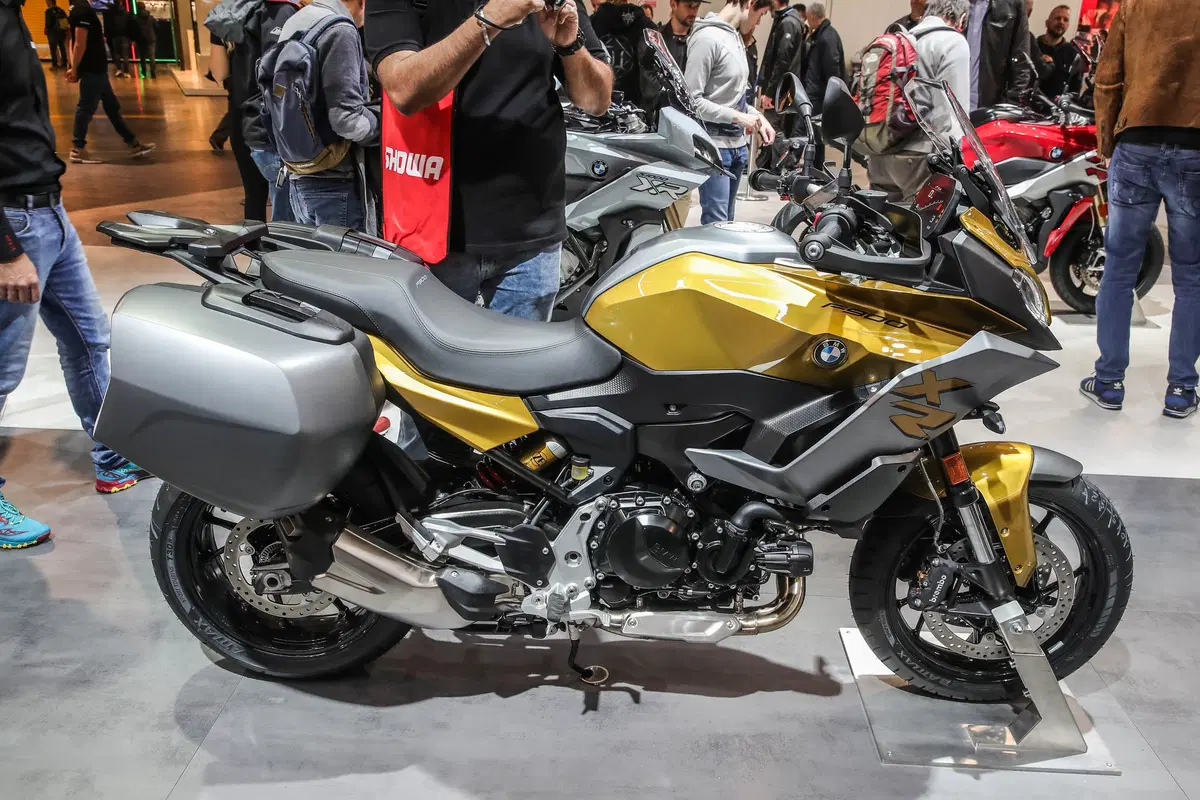 Nuova BMW F 900 XR a EICMA 2019: foto, dati e prezzi (8)