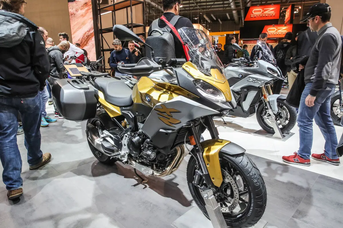 Nuova BMW F 900 XR a EICMA 2019: foto, dati e prezzi